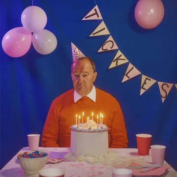 TiCKLES, Sugar & Plastic Plates